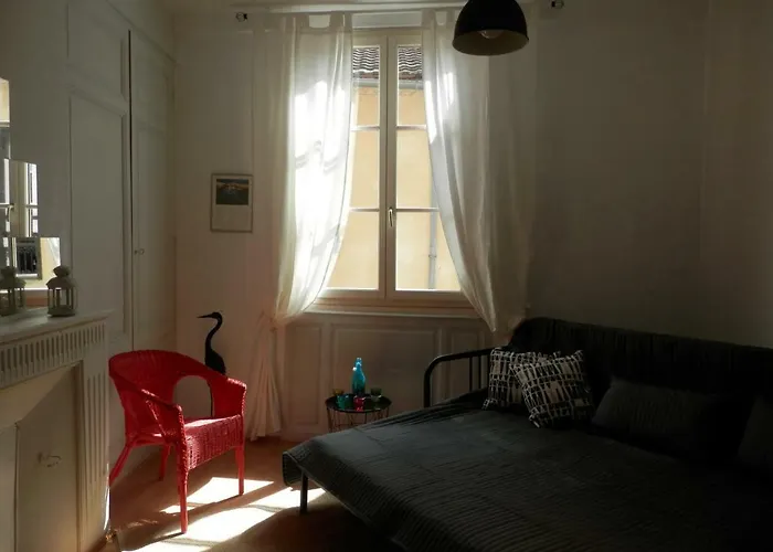 Couette Et Cafe Cyrano Lägenhet