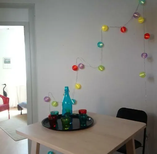 Couette Et Cafe Cyrano Lägenhet *