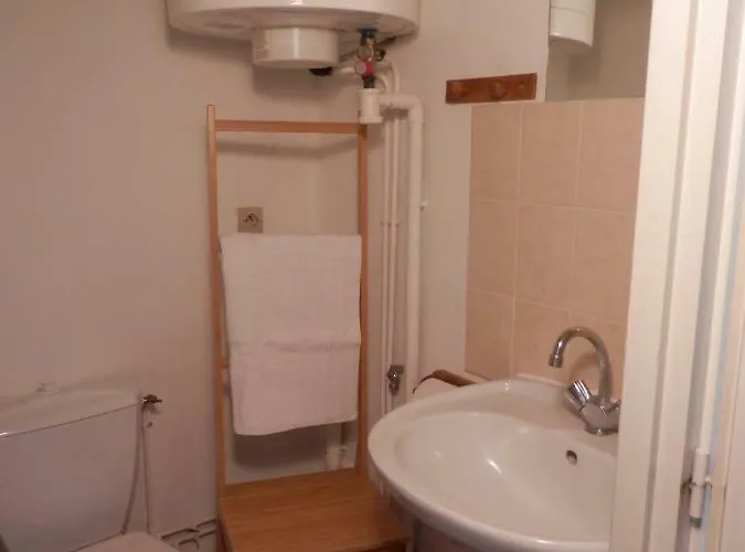 Lägenhet Couette Et Cafe Cyrano *