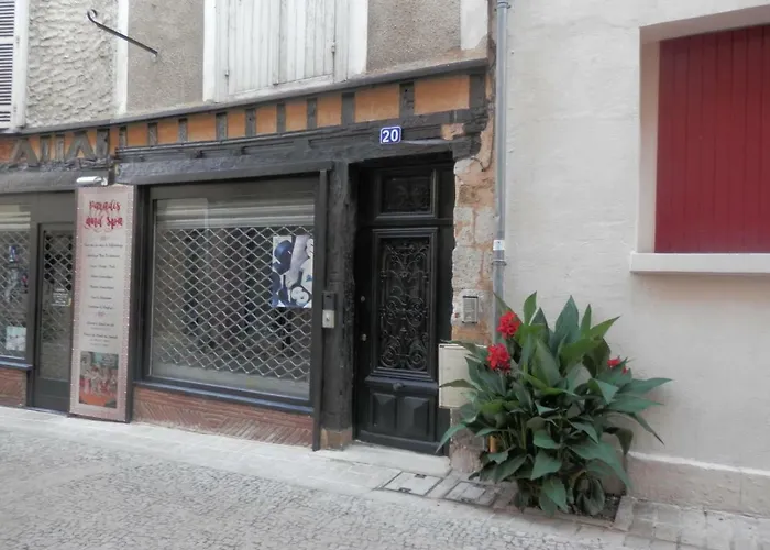 Couette Et Cafe Cyrano Bergerac